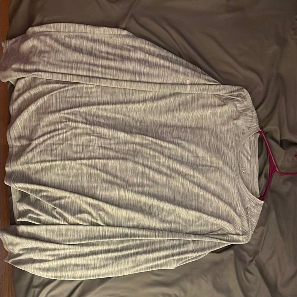 Old Navy Gray Long Sleeve Tee